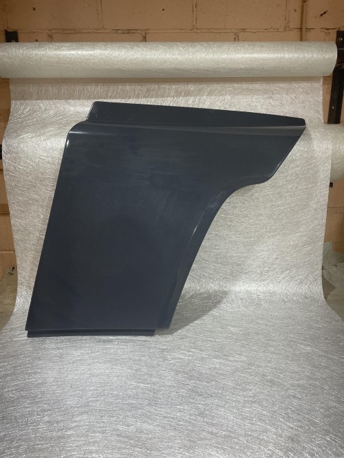 Верхняя часть бокового спойлера правая 2542889